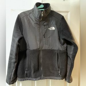 The North Face Denali fleece jacket. Black, women’s small